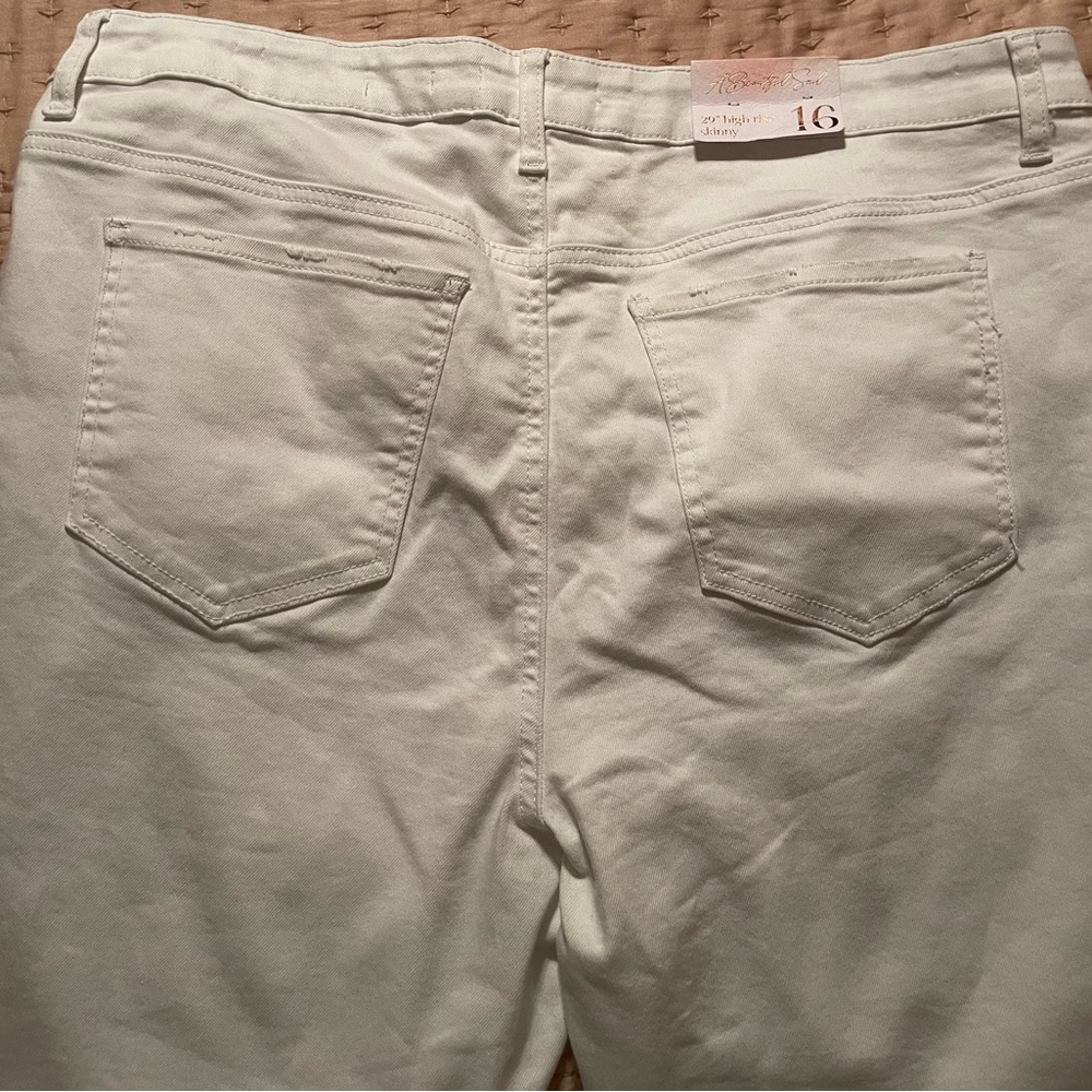 A Beautiful Soul NWT White Distressed Skinny Jean Size 16 - Picture 6 of 8